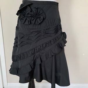 BCBG MAXAZRIA skirt size 0 (runs large)